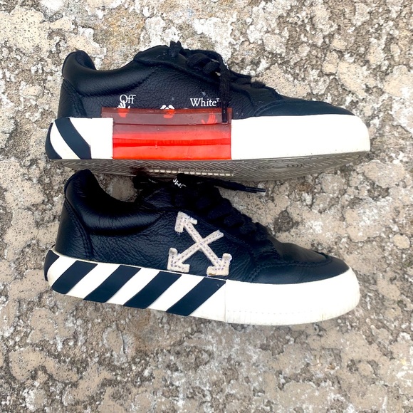 Too Small - Picture 1 of 4